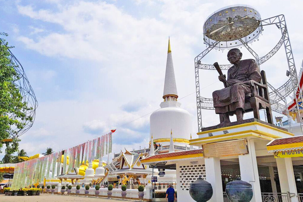 รูปหล่อพระเกจิชื่อดัง 7