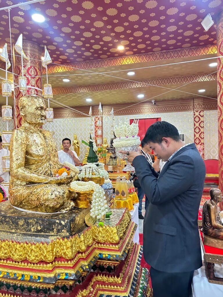 รูปหล่อหลวงพ่อเงิน