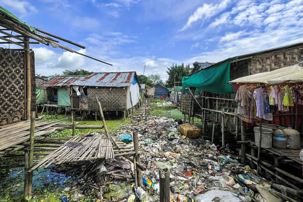 9.บ้านที่อยู่ในสภาพแวดล้อมไม่ดี
