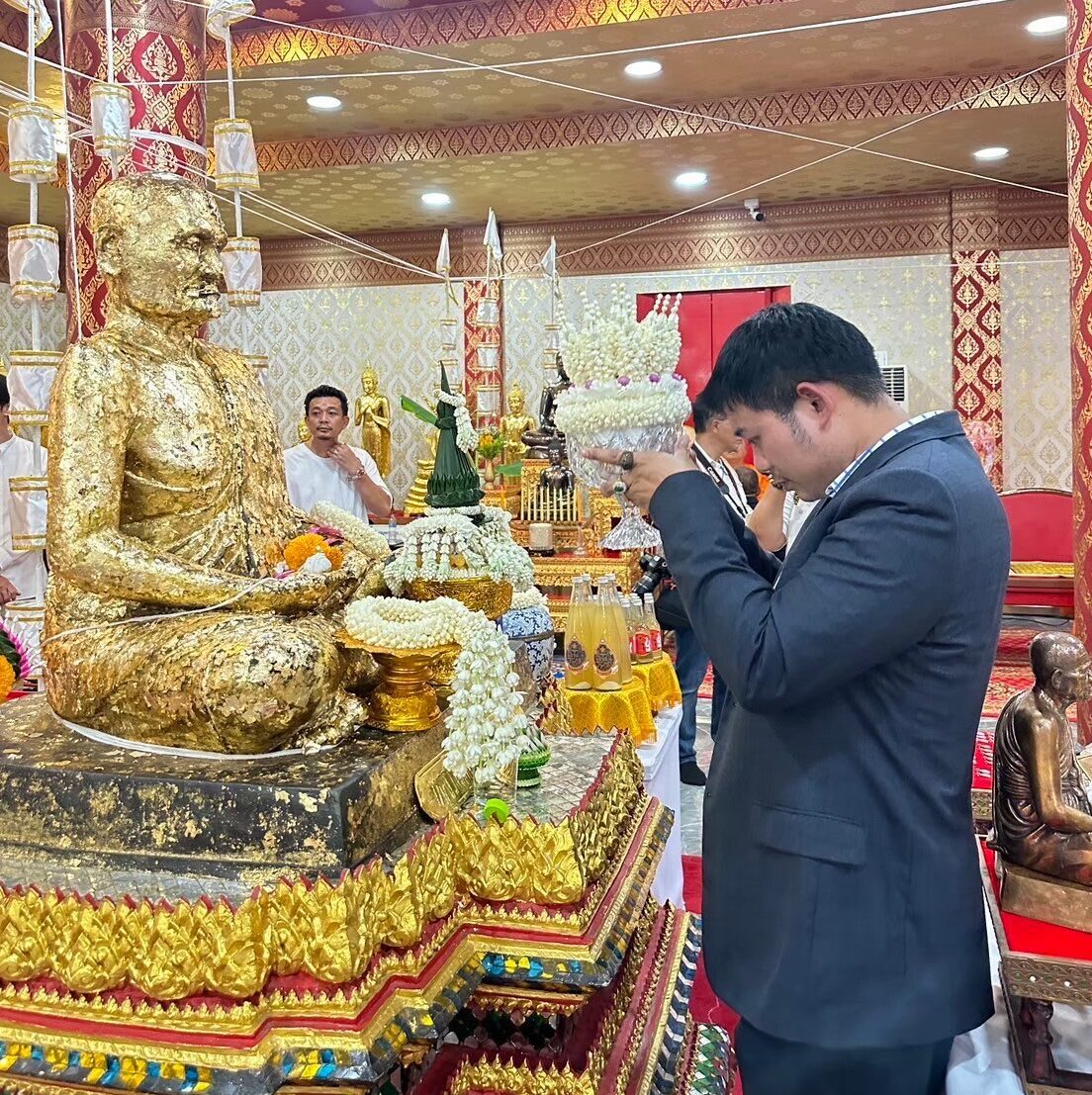 รูปหล่อหลวงพ่อเงิน